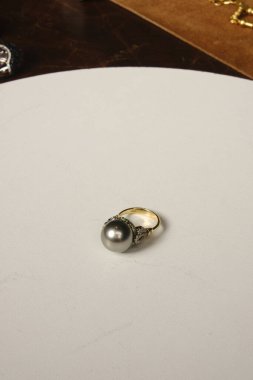 luxury gold and diamond jewelery