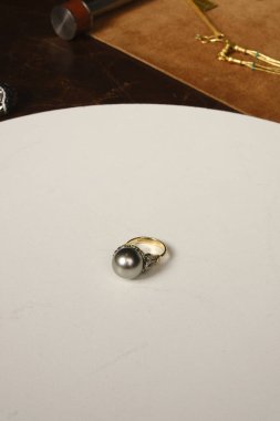 luxury gold and diamond jewelery