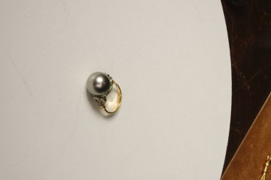 luxury gold and diamond jewelery