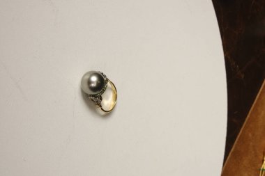 luxury gold and diamond jewelery