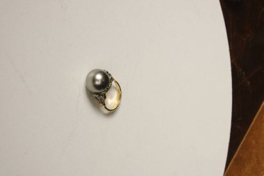 luxury gold and diamond jewelery