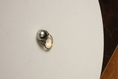 luxury gold and diamond jewelery