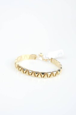 luxury gold and diamond jewelery