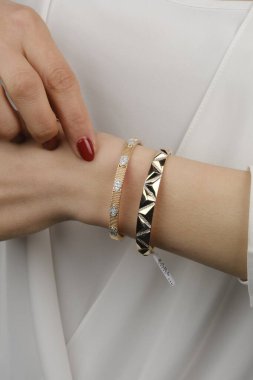 luxury gold and diamond jewelery