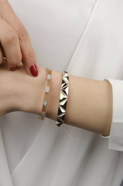 luxury gold and diamond jewelery