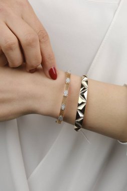 luxury gold and diamond jewelery