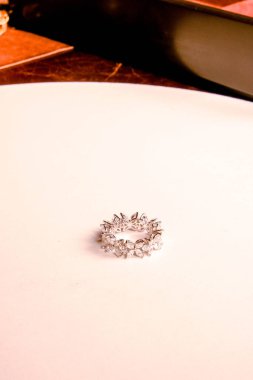 luxury gold and diamond jewelery