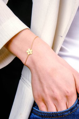 luxury gold and diamond jewelery