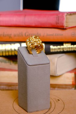 luxury gold and diamond jewelery
