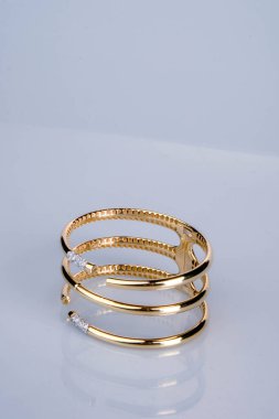 luxury gold and diamond jewelery