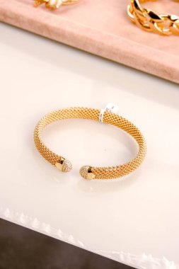 luxury gold and diamond jewelery