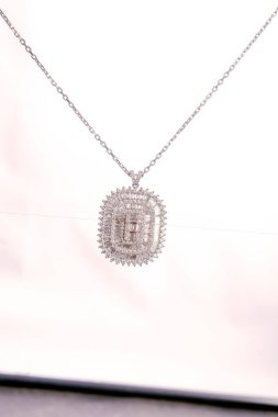 luxury gold and diamond jewelery