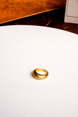 luxury gold and diamond jewelery