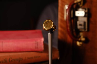 luxury gold and diamond jewelery