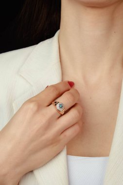 luxury gold and diamond jewelery