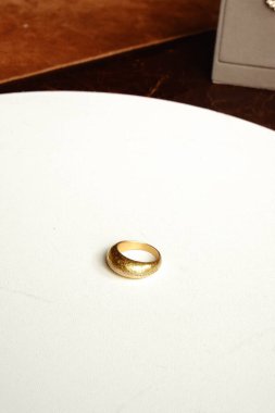 luxury gold and diamond jewelery