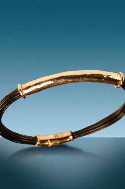 luxury gold and diamond jewelery