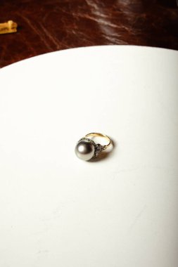 luxury gold and diamond jewelery