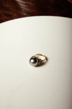 luxury gold and diamond jewelery