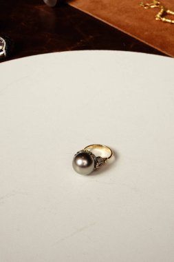 luxury gold and diamond jewelery