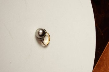 luxury gold and diamond jewelery