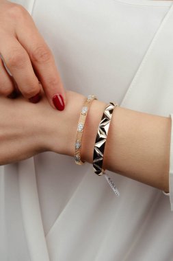 luxury gold and diamond jewelery