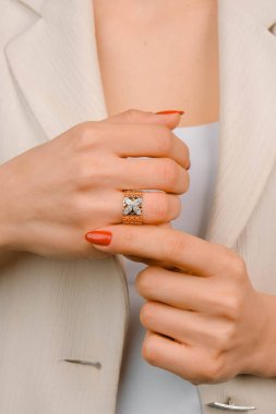 luxury gold and diamond jewelery