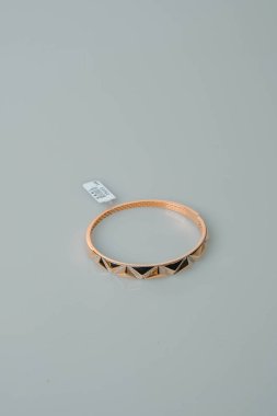 luxury gold and diamond jewelery