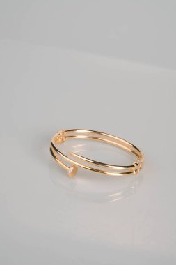 luxury gold and diamond jewelery