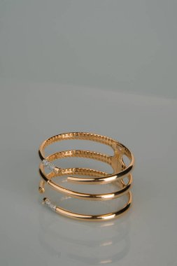 luxury gold and diamond jewelery