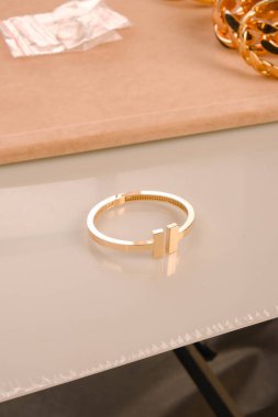 luxury gold and diamond jewelery