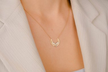 luxury gold and diamond jewelery