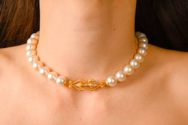 luxury gold and diamond jewelery