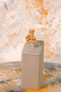 luxury gold and diamond jewelery