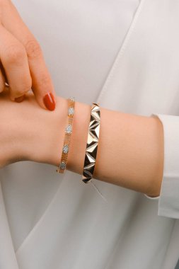 luxury gold and diamond jewelery