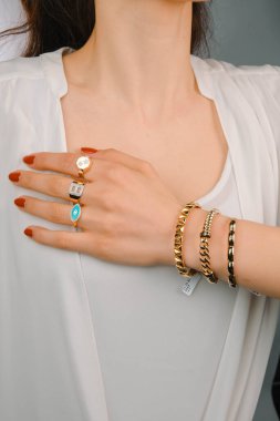 luxury gold and diamond jewelery