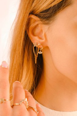 luxury gold and diamond jewelery