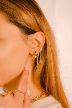 luxury gold and diamond jewelery