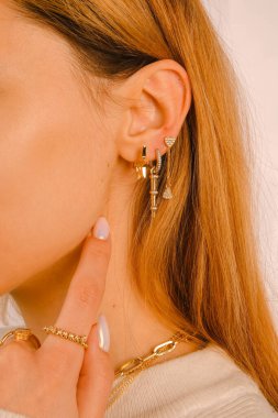 luxury gold and diamond jewelery