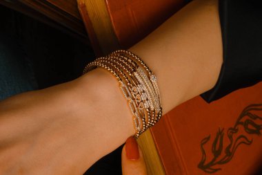 luxury gold and diamond jewelery