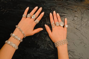 luxury gold and diamond jewelery