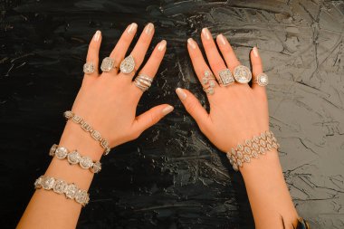 luxury gold and diamond jewelery