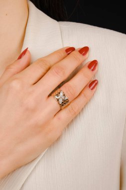 luxury gold and diamond jewelery