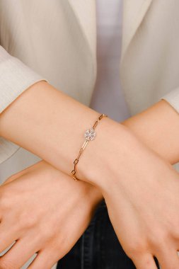 luxury gold and diamond jewelery