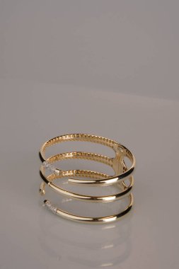 luxury gold and diamond jewelery