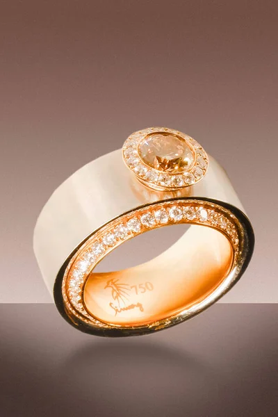 Luxury Gold Diamond Jewelery — Photo