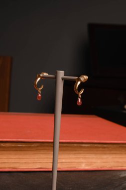 luxury gold and diamond jewelery