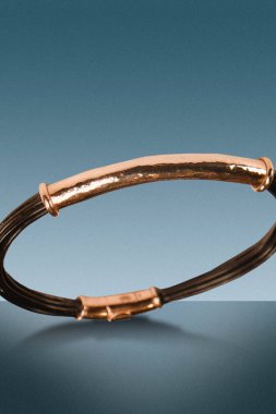 luxury gold and diamond jewelery