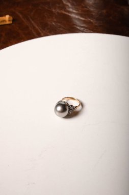 luxury gold and diamond jewelery