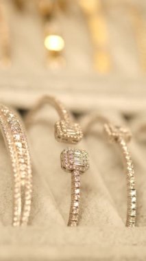 luxury gold and diamond jewelery